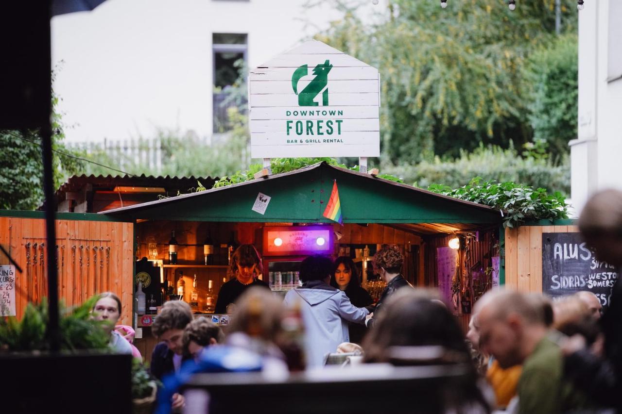 אכסניה Downtown Forest & *